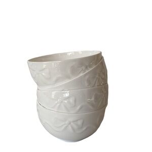 Mikasa Embossed Bow Pattern Set Of 4 Bone China Salad Bowls